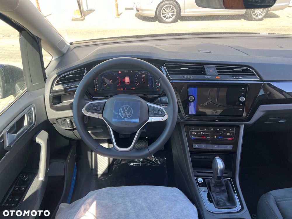 Volkswagen Touran - 9