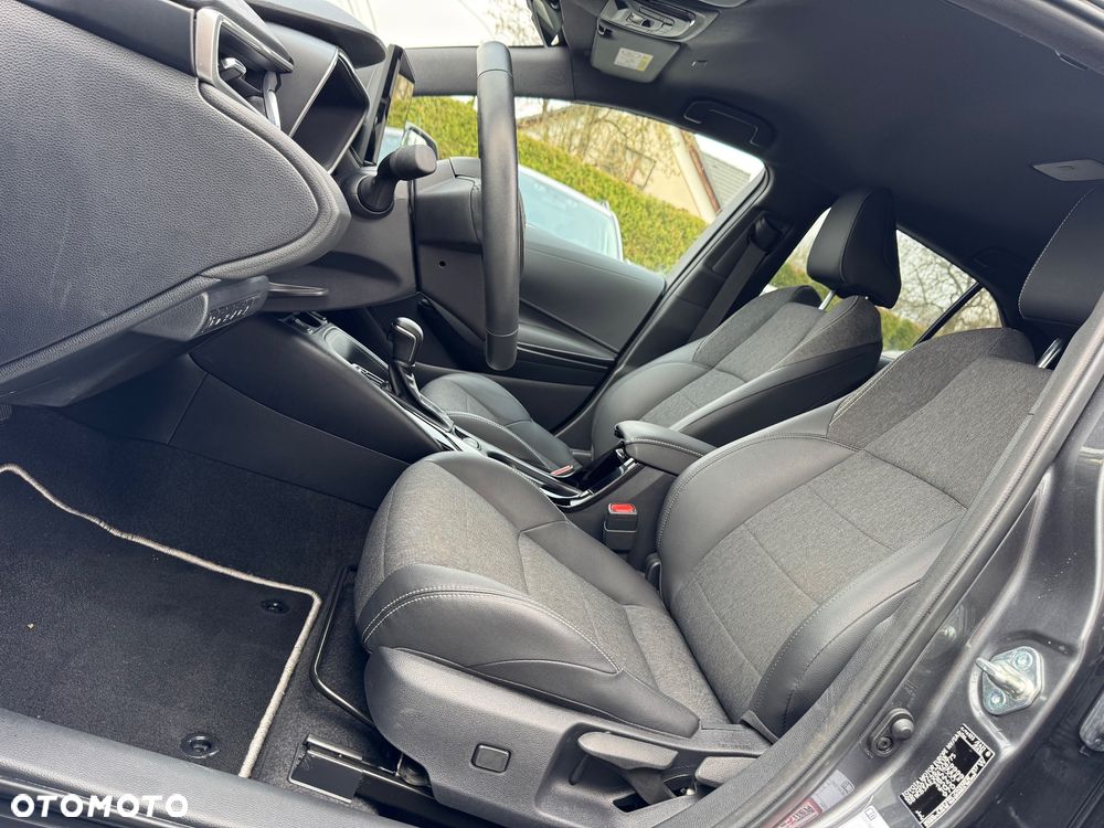 Toyota Corolla 1.8 Hybrid Executive - 17