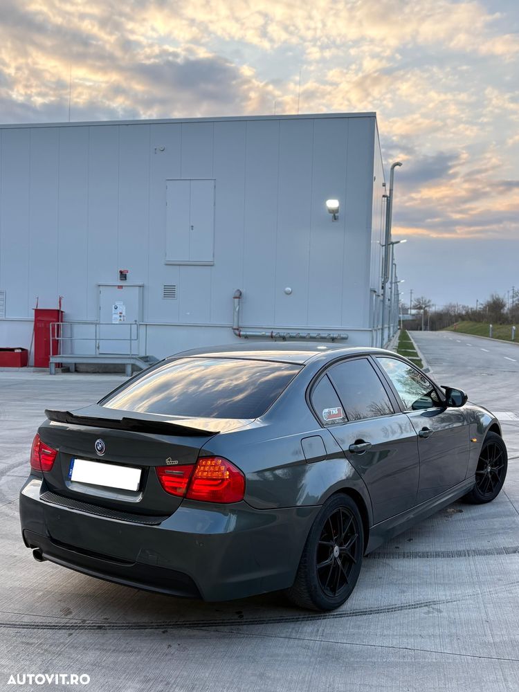 BMW Seria 3 318d - 15