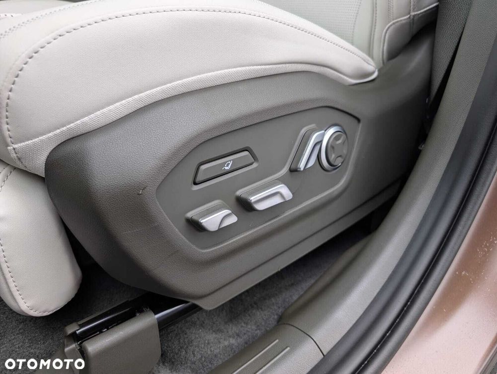 Hyundai Santa Fe 1.6 T-GDI HEV Calligraphy 4WD 6os - 21