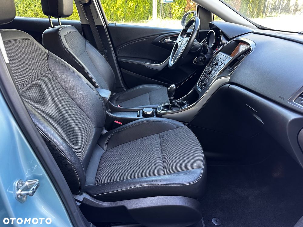 Opel Astra 1.4 Turbo Color Edition - 29