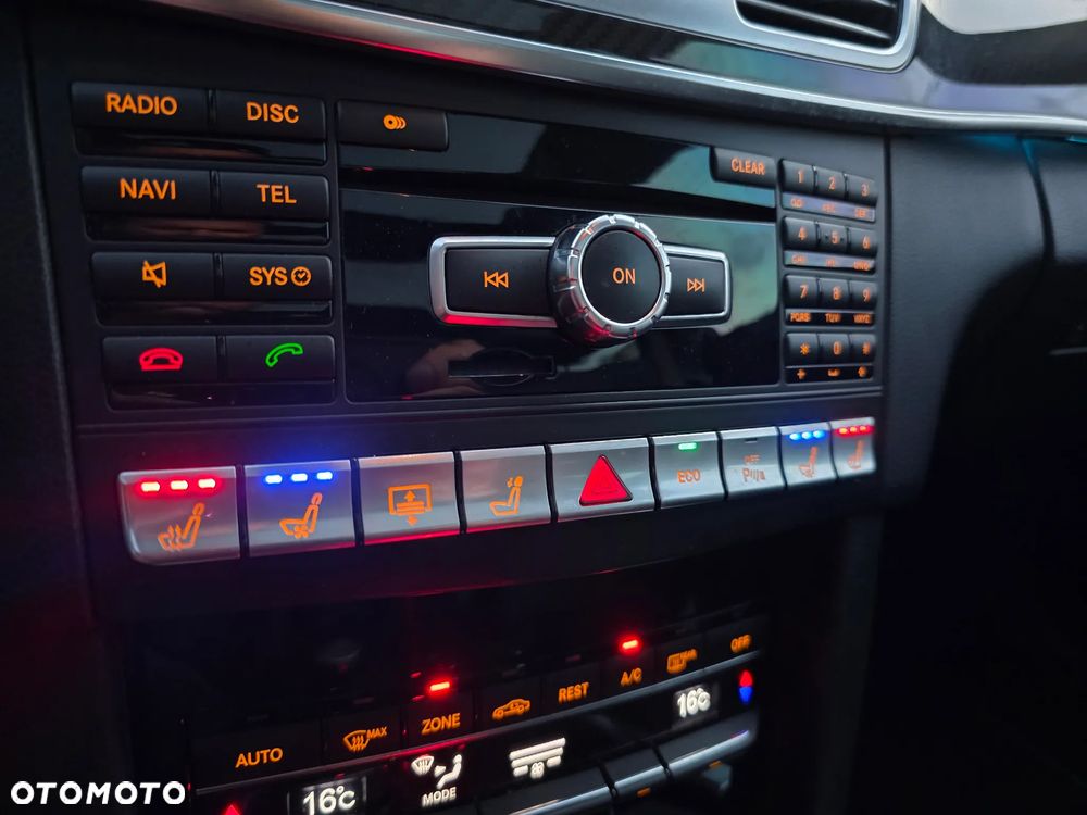 Mercedes-Benz Klasa E 63 AMG S 4-Matic - 37