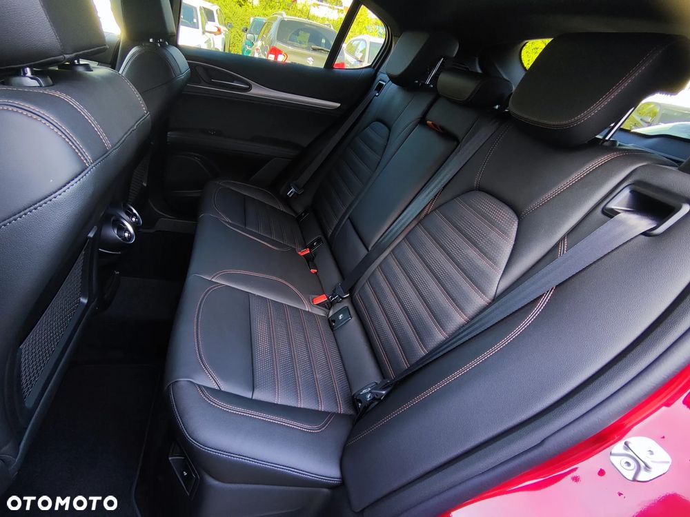Alfa Romeo Stelvio 2.0 Turbo Intensa Q4 - 29