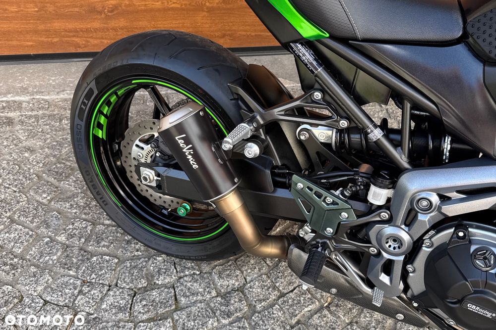 Kawasaki Z 900 - 8