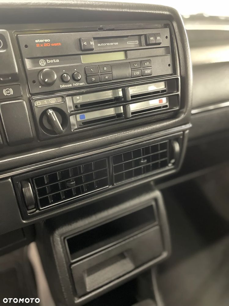 Volkswagen Jetta - 9