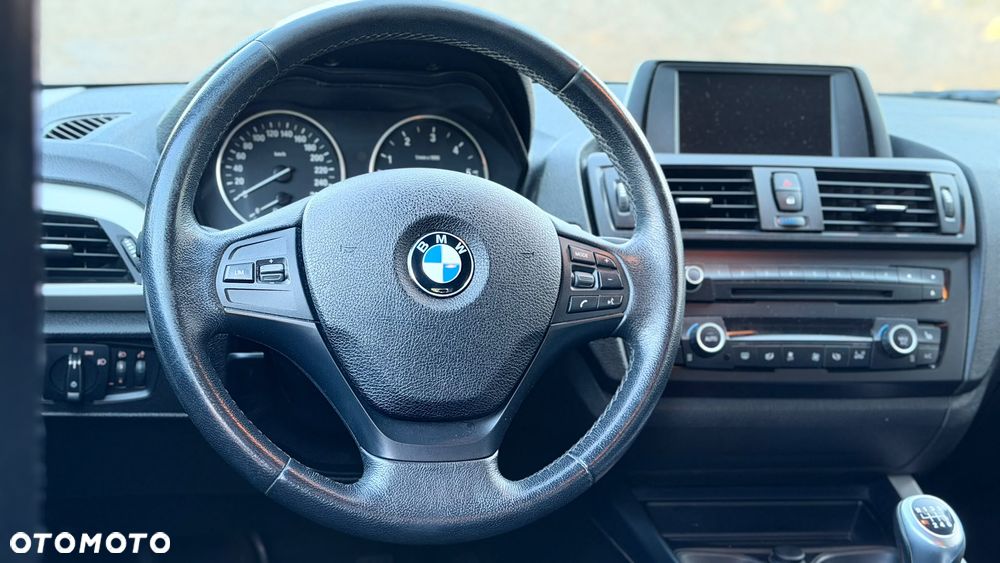 BMW Seria 1 - 32