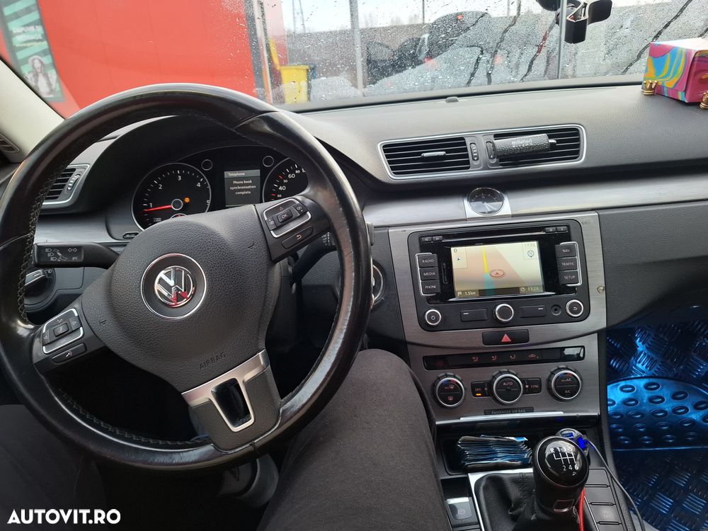 Volkswagen Passat 1.6 TDI BlueMotion Technology Comfortline - 6