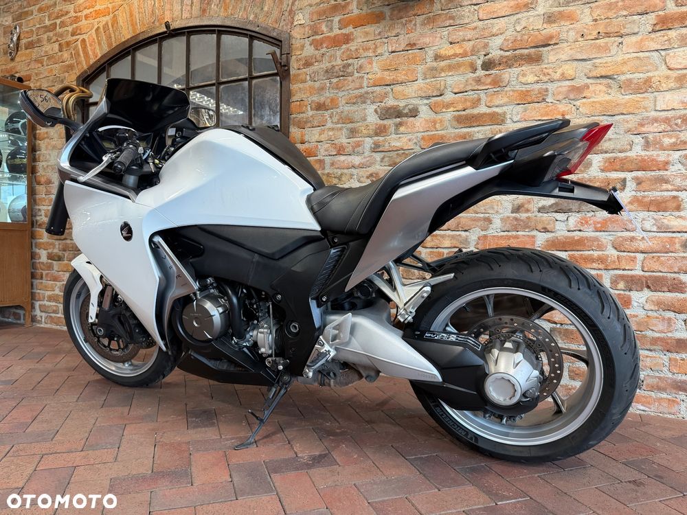 Honda VFR - 6