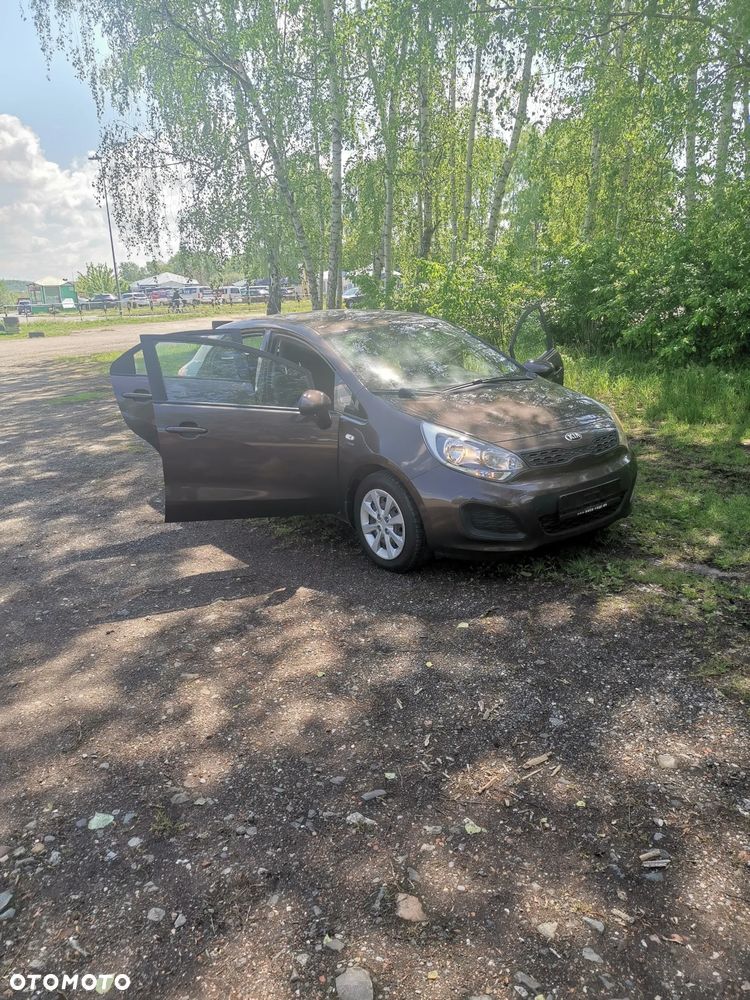 Kia Rio - 1