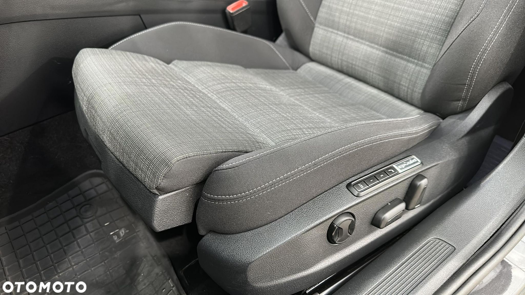 Volkswagen Passat - 17