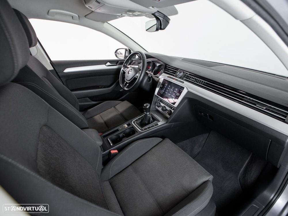 VW Passat Variant 1.6 TDI Confortline - 8