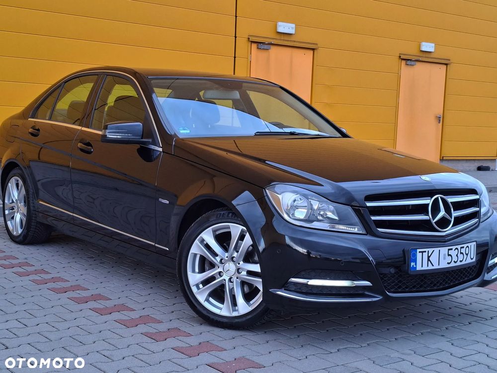 Mercedes-Benz Klasa C 180 CGI BlueEFFICIENCY Avantgarde - 1