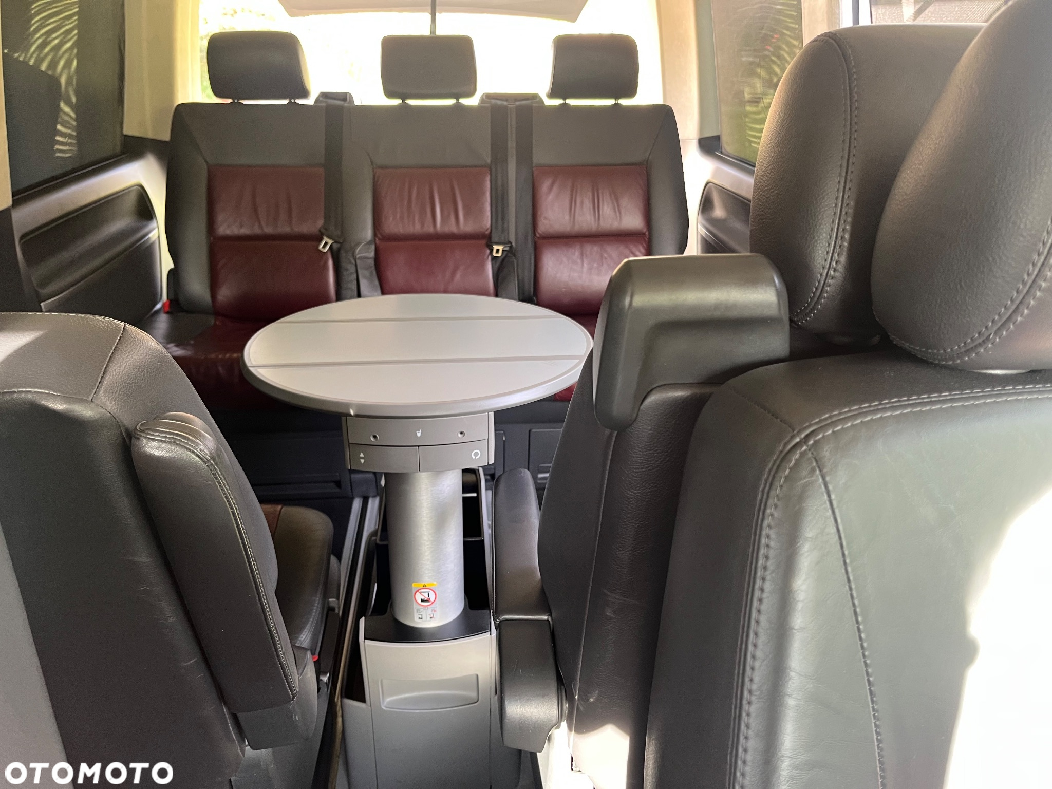 Volkswagen Multivan - 23