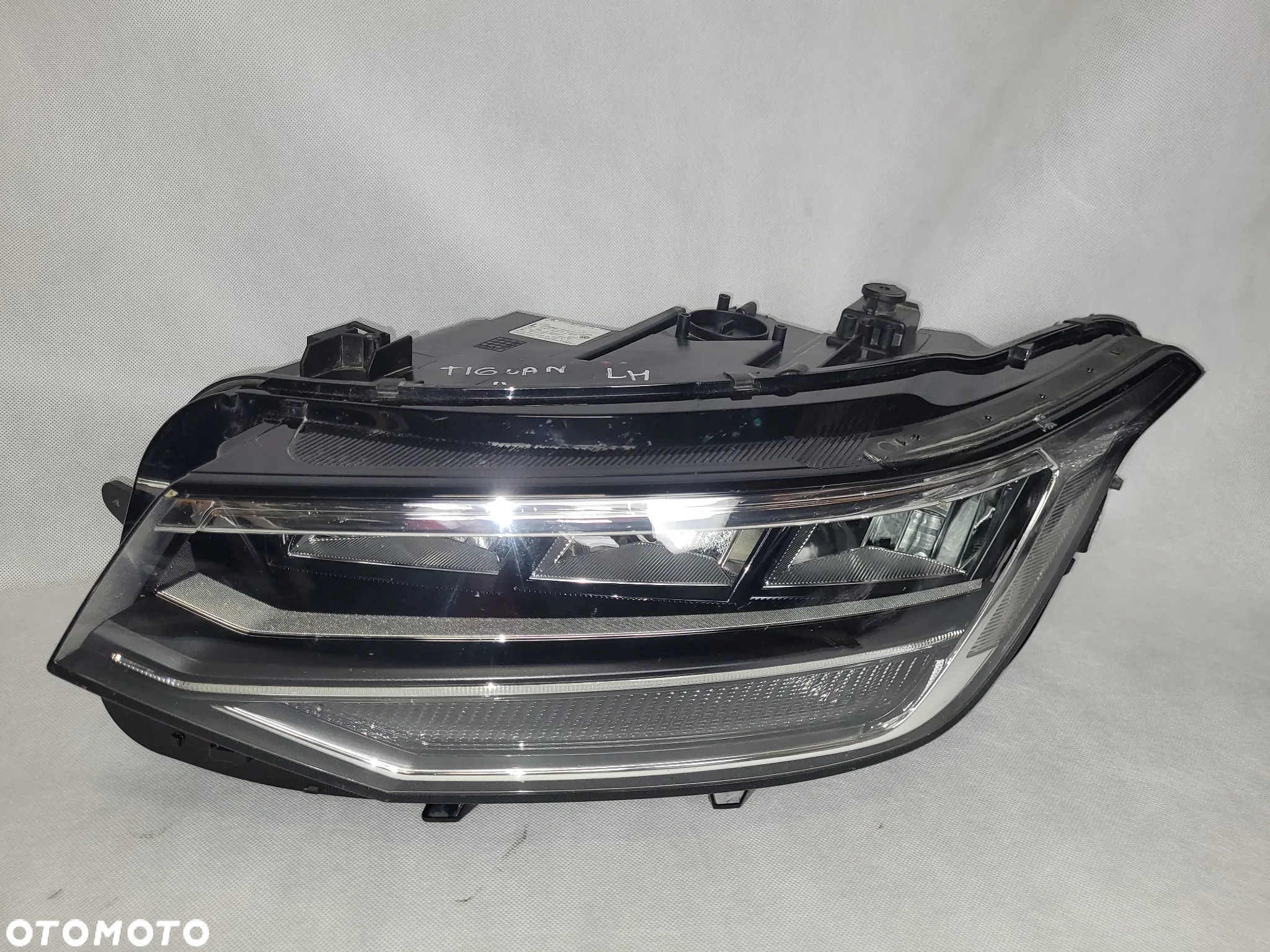 VW TIGUAN II -LAMPA PRZEDNIA PRZÓD FULL LED - 4