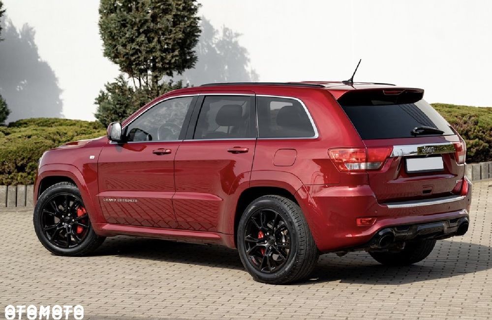 Jeep Grand Cherokee SRT8 - 13