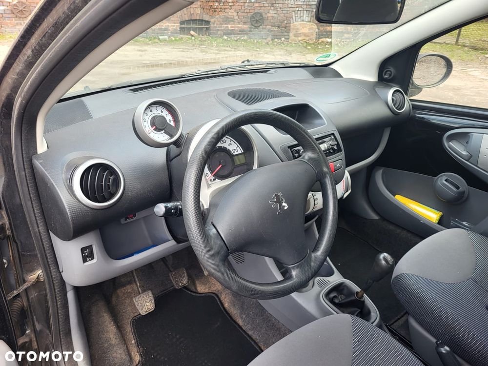 Peugeot 107 - 8