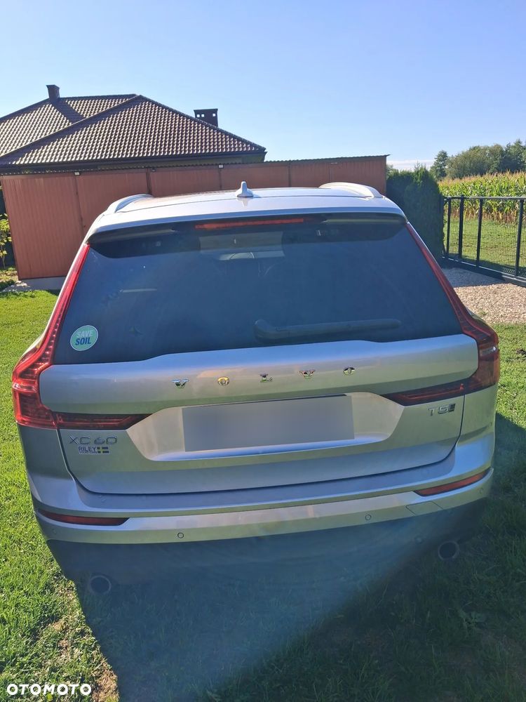 Volvo XC 60 B5 B AWD Momentum Pro - 4