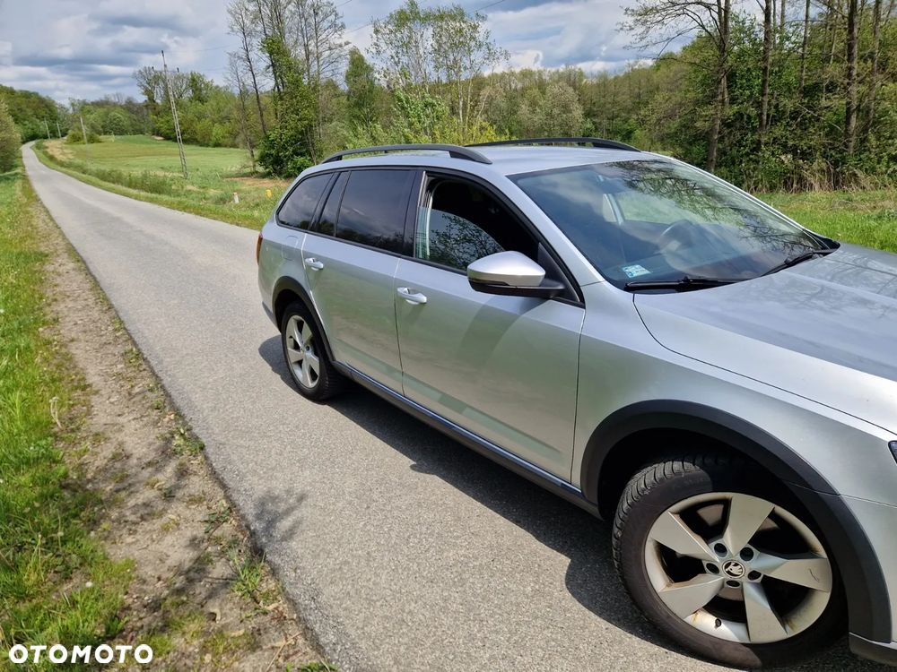 Skoda Octavia Scout 2.0 TDI 4x4 DSG - 3