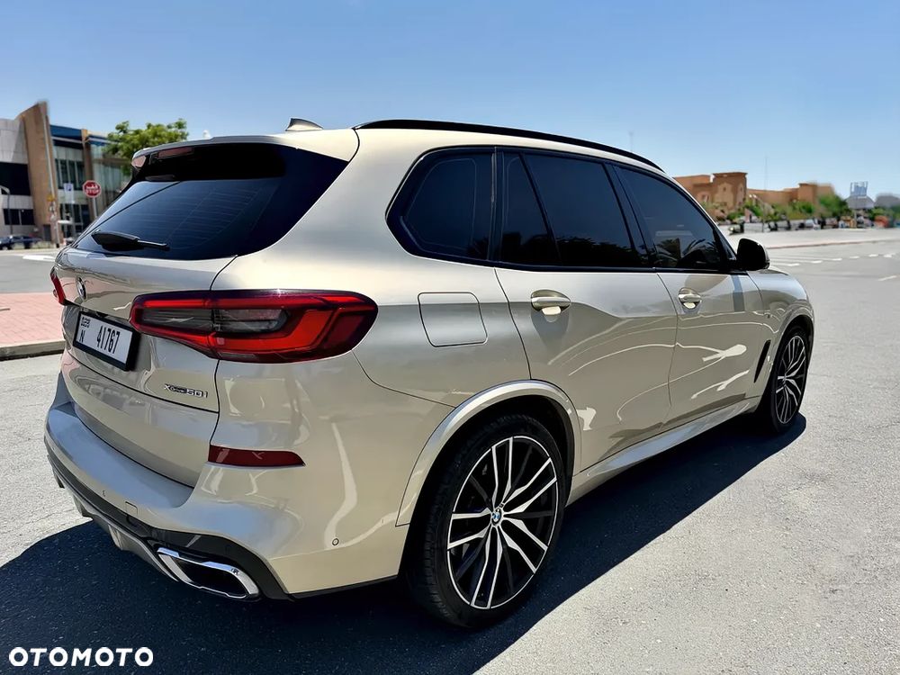 BMW X5 xDrive50i Sport-Aut - 4
