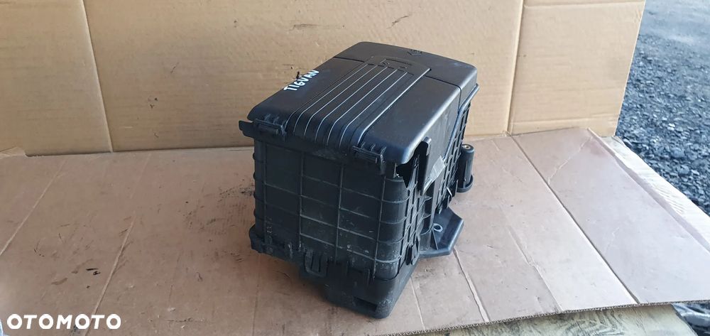 Obudowa podstawa akumulatora VW Tiguan I Lift 3C0915443A 3C0915335 - 4