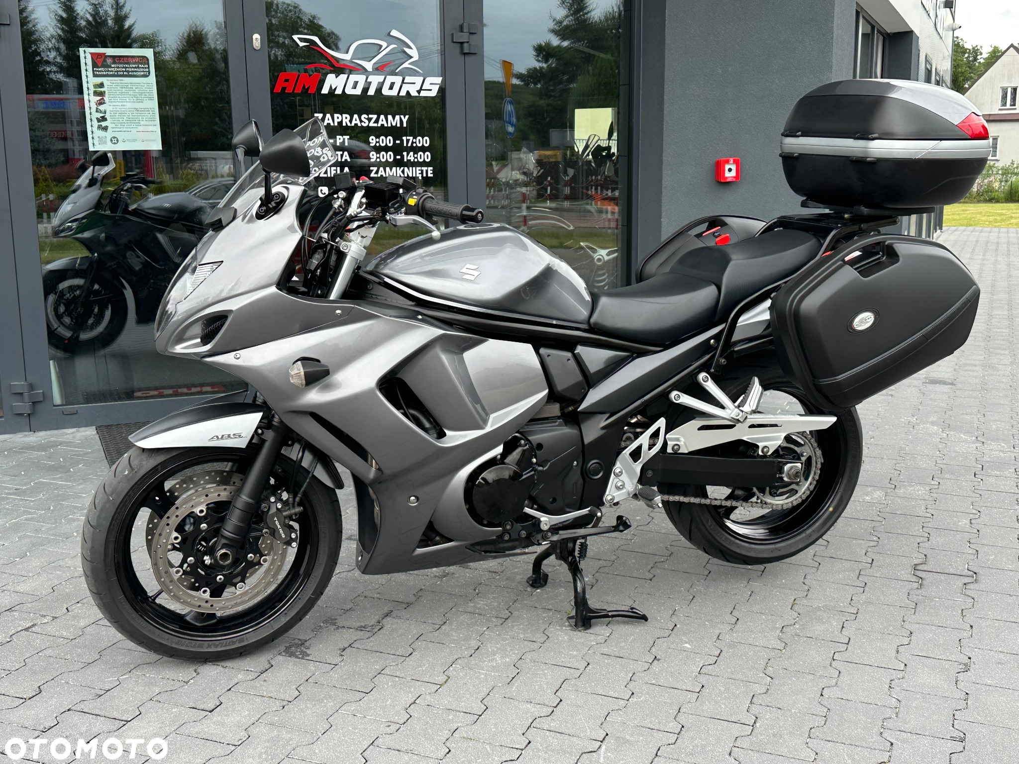 Suzuki GSX - 26