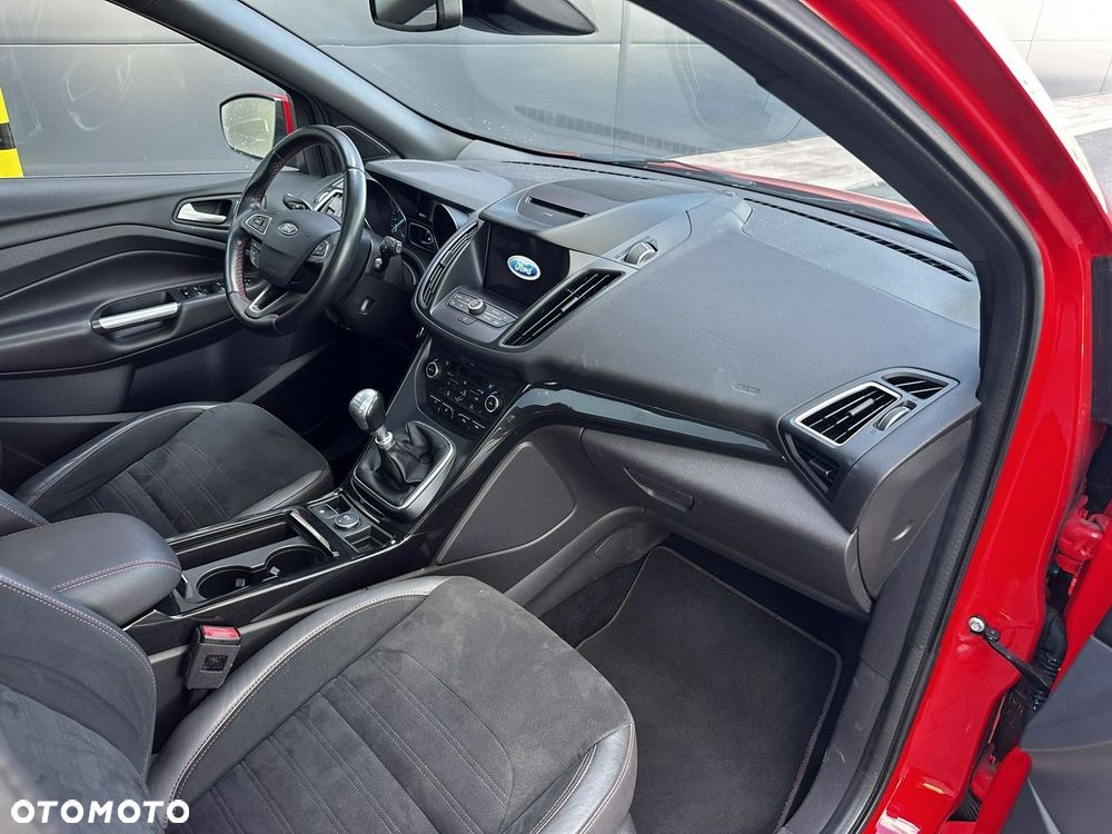 Ford Kuga - 25