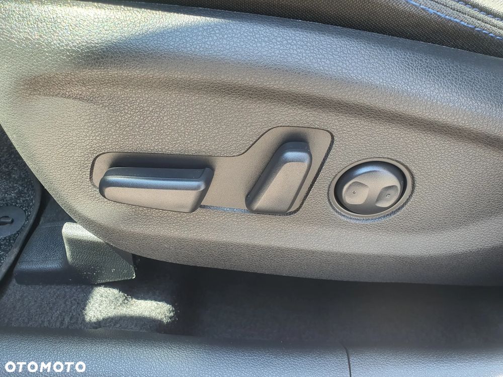 Hyundai Tucson blue 1.7 CRDi 2WD DCT Premium - 17