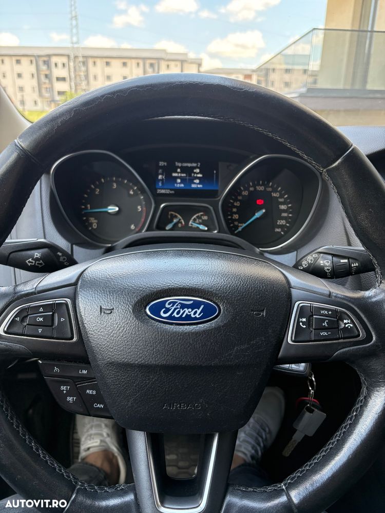 Ford Focus 1.6 TDCI DPF Titanium - 5