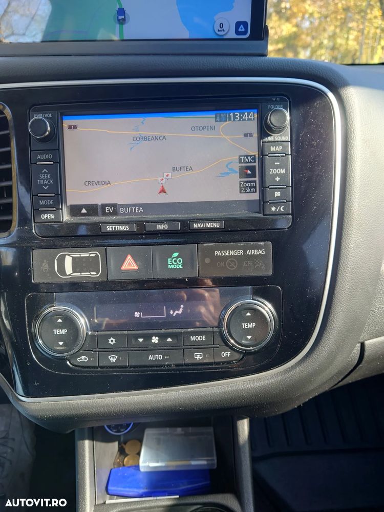 Mitsubishi Outlander - 16