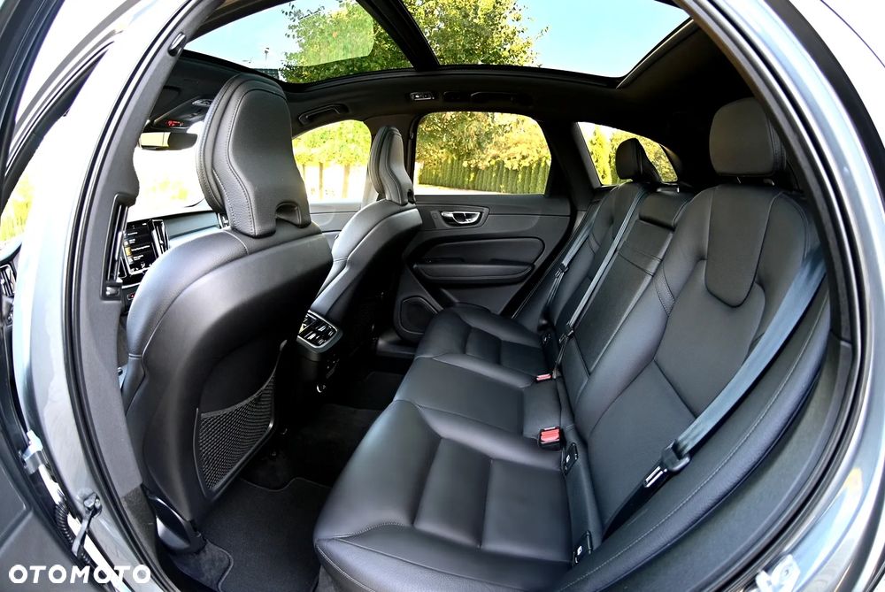 Volvo XC 60 D4 Momentum Pro - 21