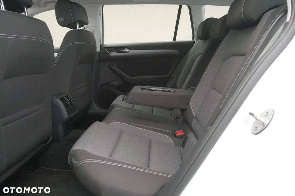 Volkswagen Passat Variant 1.5 TSI EVO Business DSG - 15