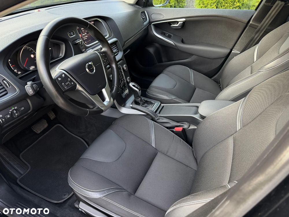 Volvo V40 D2 Geartronic Momentum - 20