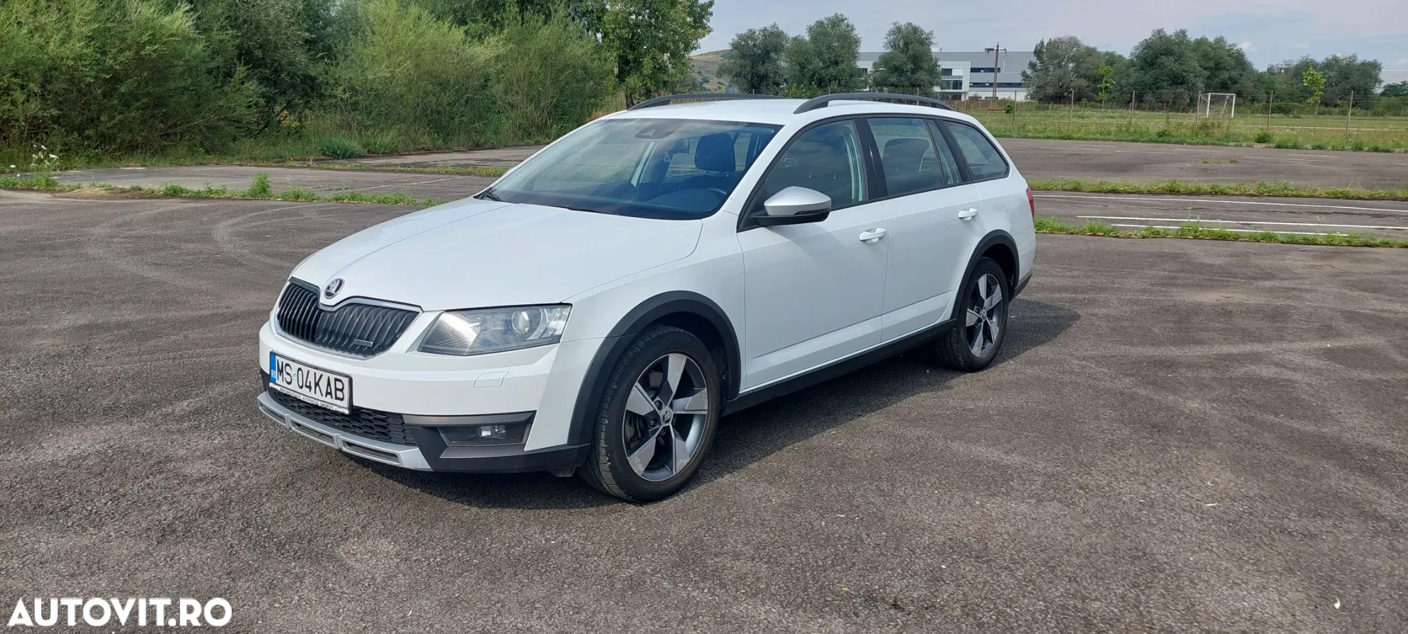 Skoda Octavia 2.0 TDI 4x4 DSG Scout - 3