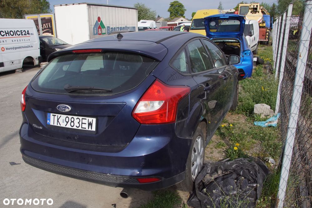 Auto na części - Ford Focus MK3 2.0 TDCI 140 KM UFDB MMT6 DYB 2011R Silnik Skrzynia Drzwi Błotnik Klapa Zderzak Lampa Klamka Szyba Lusterko Deska Kokpit Sterownik Moduł Czujnik Licznik Wyświetlacz Panel Kierownica - 7