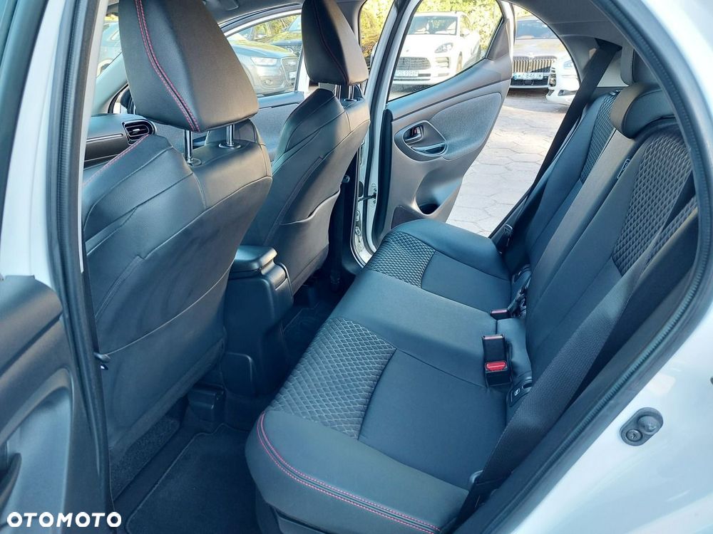 Toyota Yaris - 16