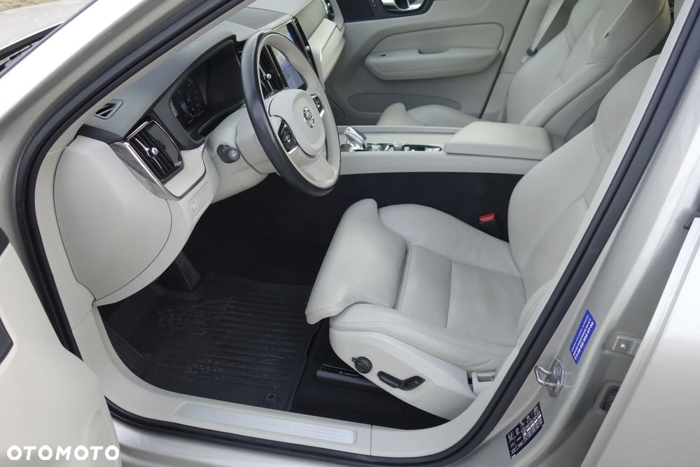 Volvo XC 60 B4 D AWD Inscription - 18