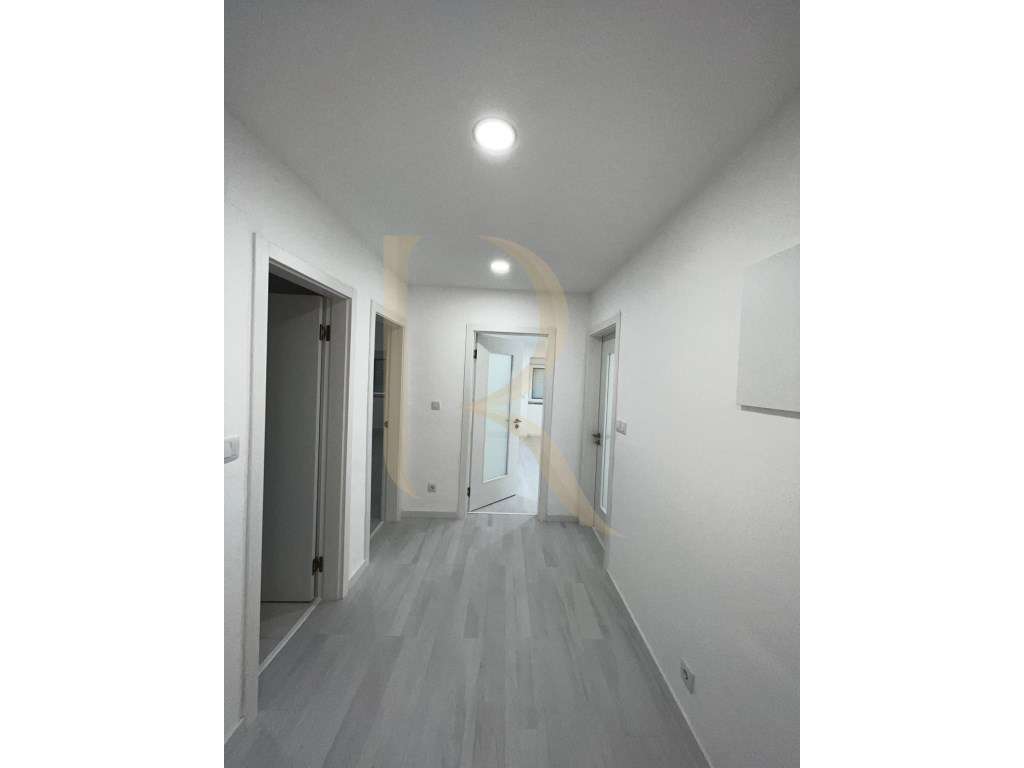 Apartamento T1 remodelado na Cruz de Pau - Seixal - Grande imagem: 3/8