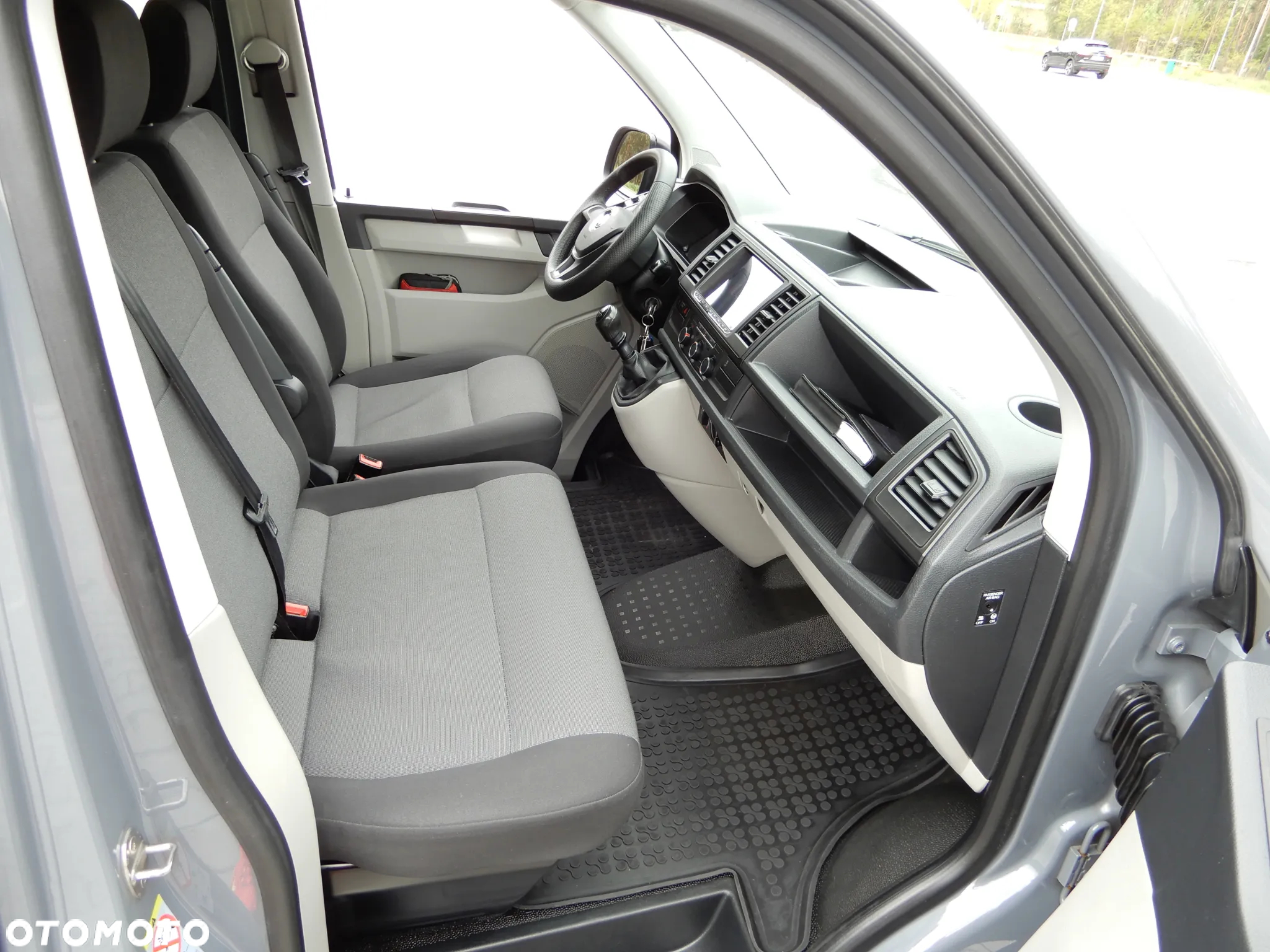 Volkswagen Transporter - 28