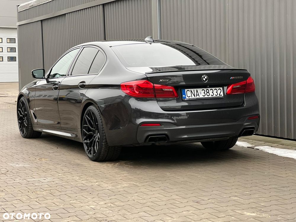 BMW Seria 5 M550i xDrive - 6