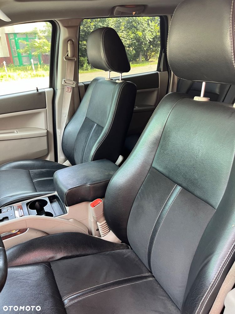 Jeep Grand Cherokee - 16