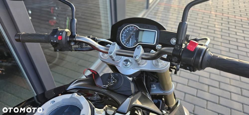 Suzuki GSR - 14