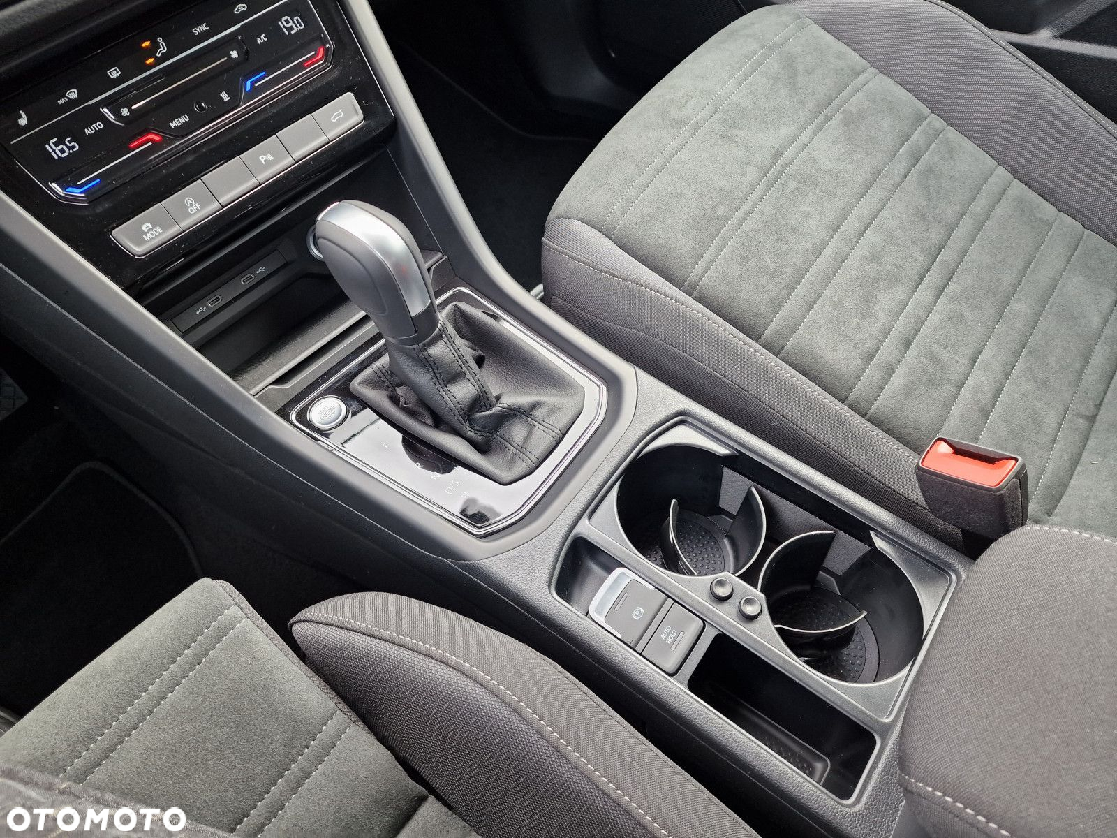 Volkswagen Touran 1.5 TSI EVO Highline DSG - 23