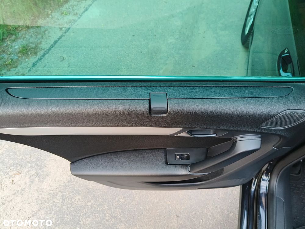 Volkswagen Passat - 14