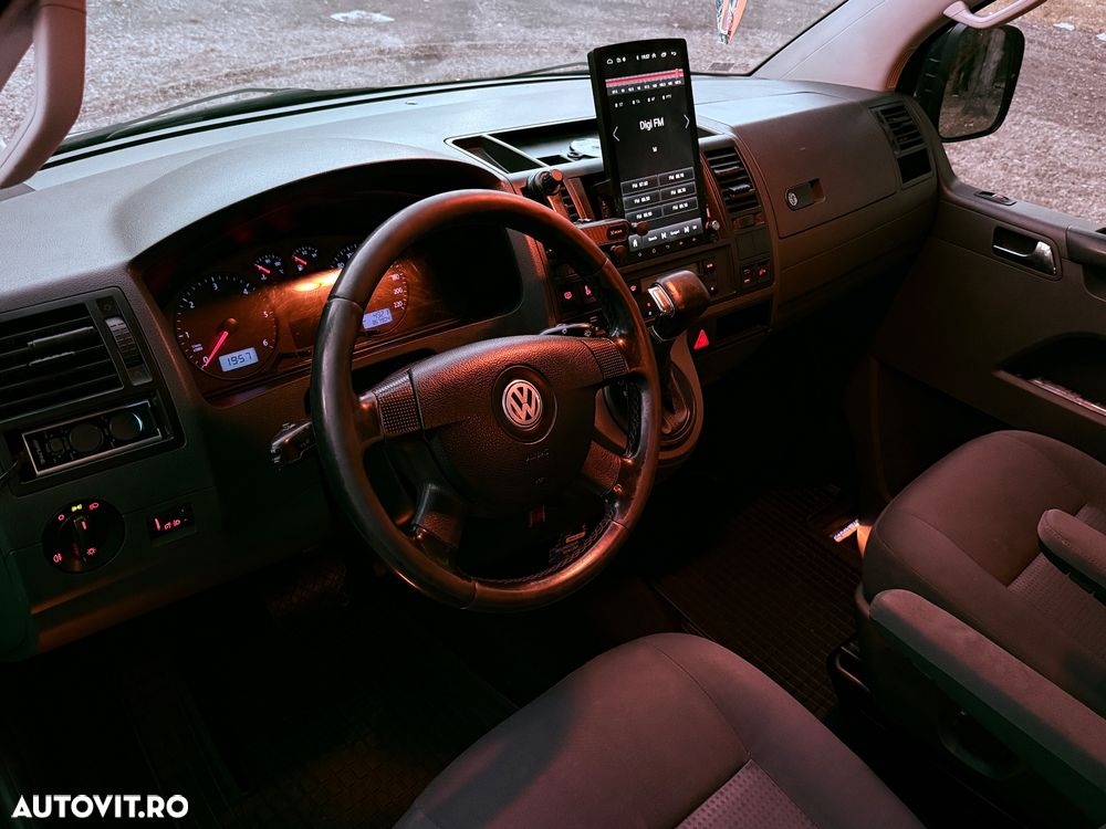 Volkswagen Caravelle - 11