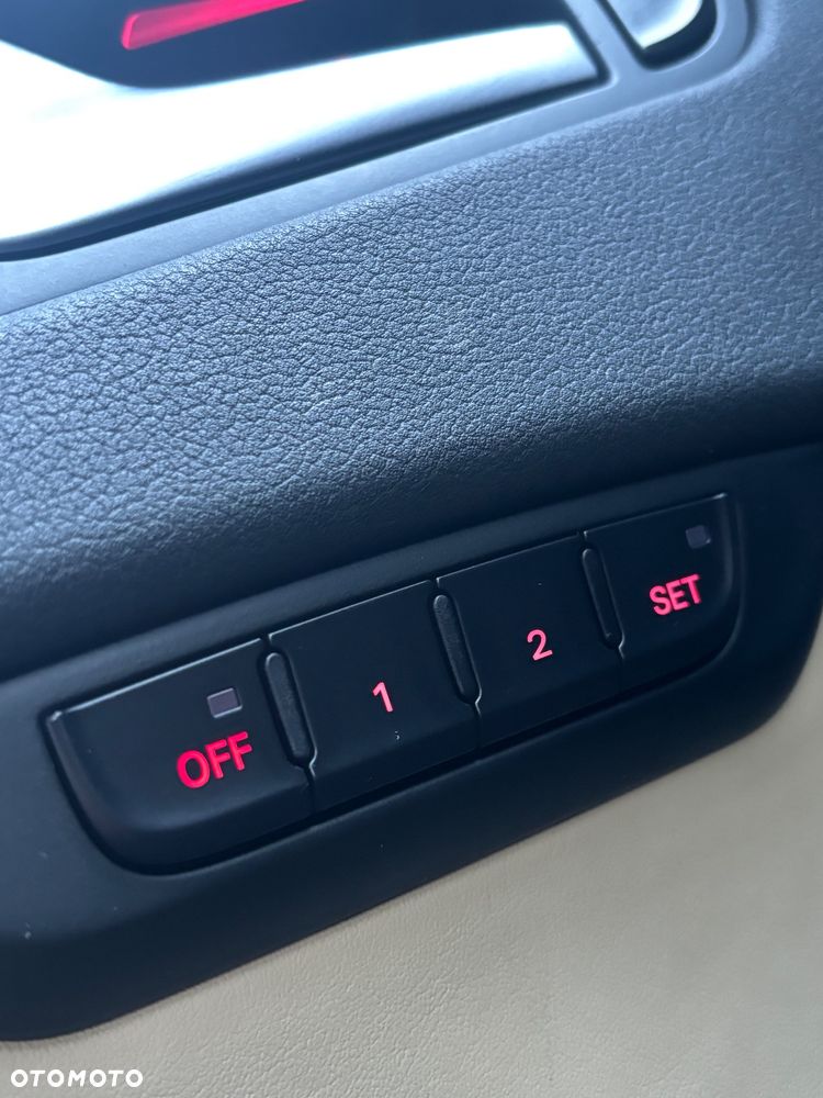 Audi A4 Avant 2.0 TDI DPF multitronic Ambiente - 11