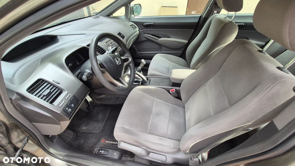 Honda Civic 1.8 Comfort - 9