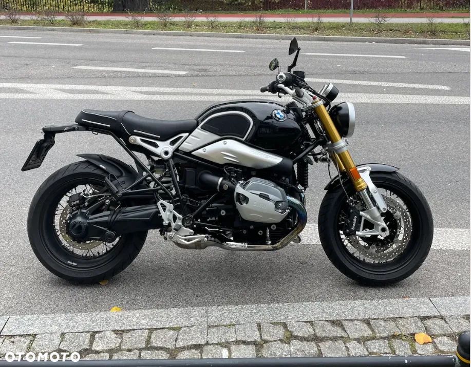 BMW R - 1