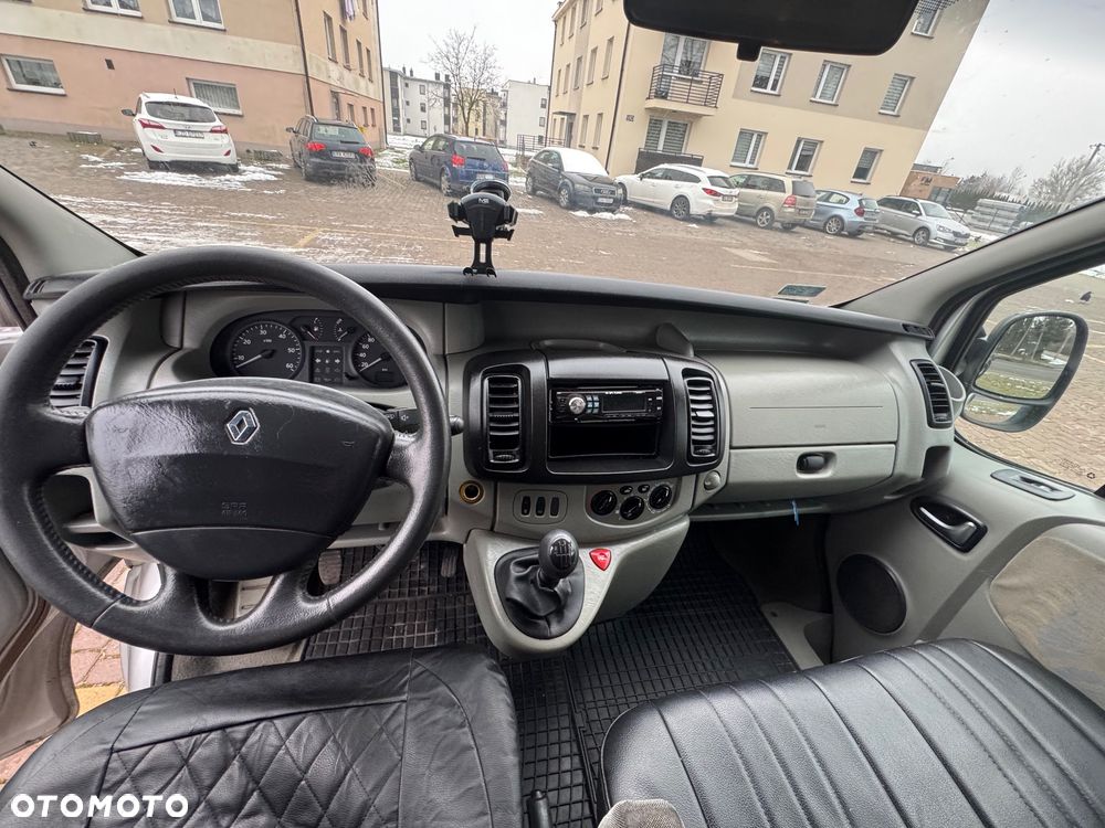 Renault Trafic Passenger - 8