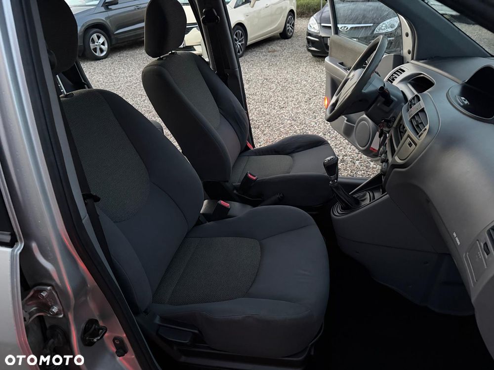 Hyundai Matrix 1.6 GLS - 10