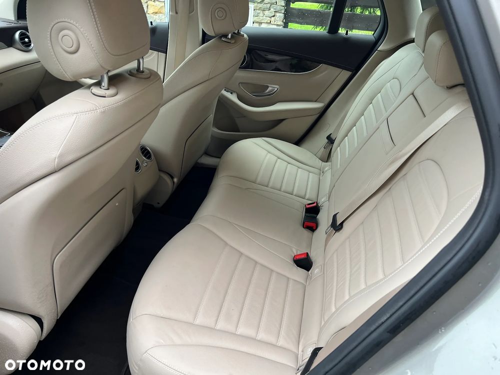 Mercedes-Benz GLC 200 4Matic 9G-TRONIC Exclusive - 16